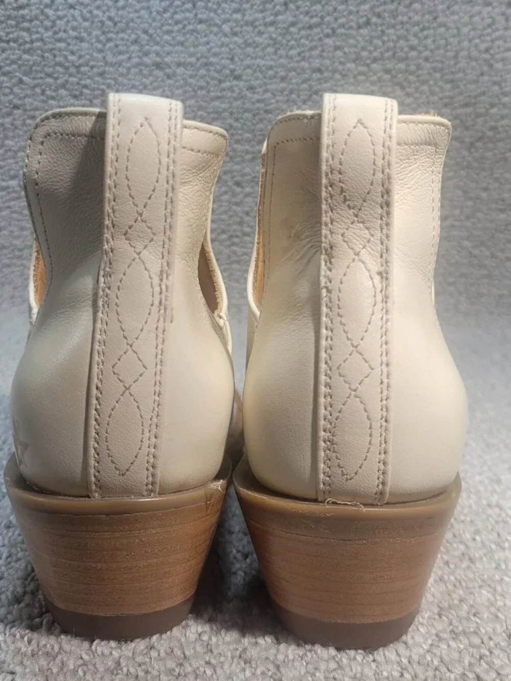 Tecovas The Rosie Women's Size 7.5B Bone Cowhide Bootie Boots
